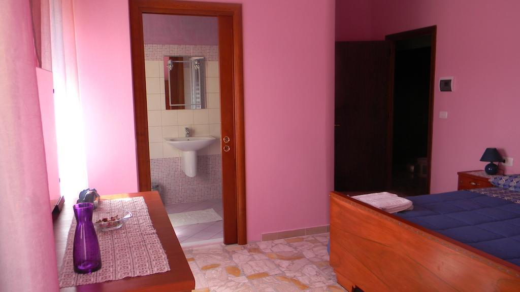 B&B Antoclo Di Concas Angela Margherita Villacidro Room photo